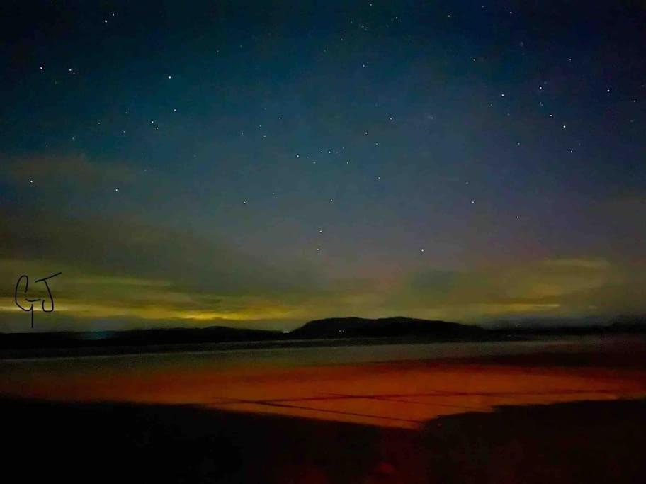 Watersedge Retreat, Views, Sunsets, Dogs Welcome *