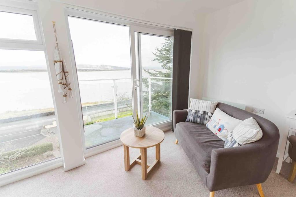 Holiday home Watersedge Retreat, Views, Sunsets, Dogs Welcome Sandside (Beetham)