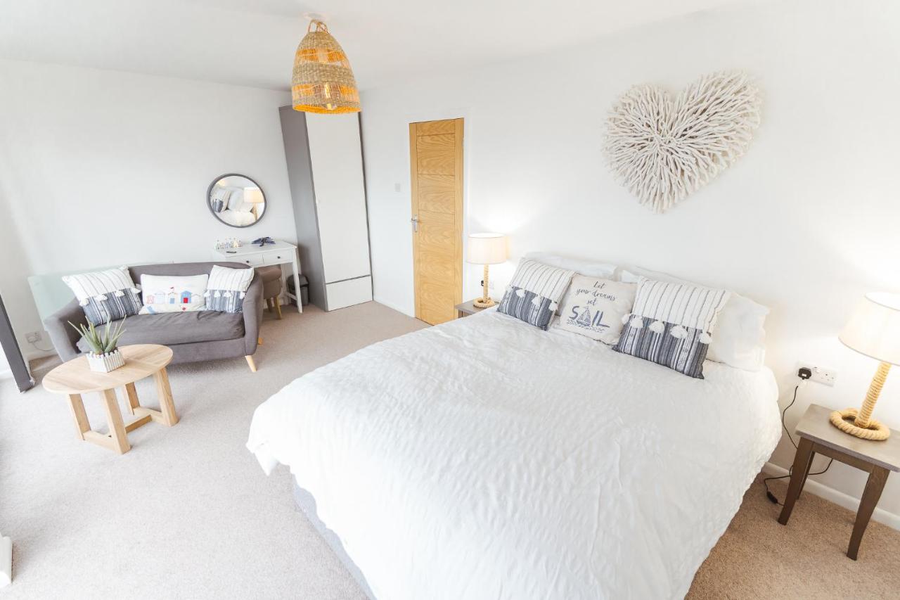 Watersedge Retreat, Views, Sunsets, Dogs Welcome *