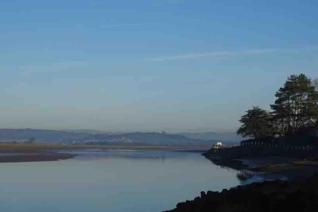 Holiday home Watersedge Retreat, Views, Sunsets, Dogs Welcome