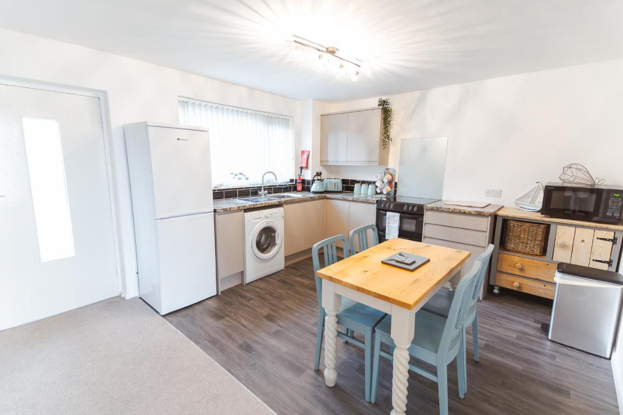 Watersedge Retreat, Views, Sunsets, Dogs Welcome Holiday home *