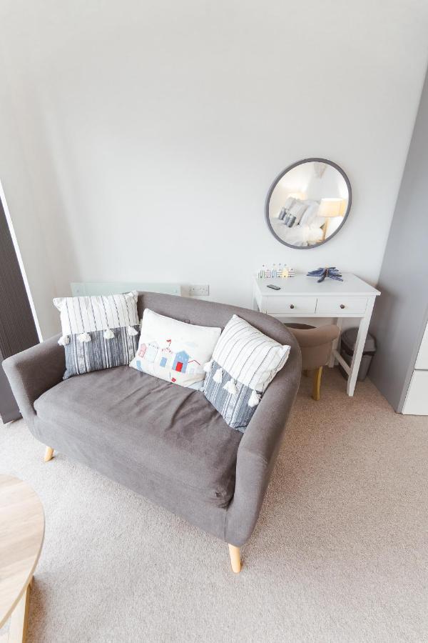 Watersedge Retreat, Views, Sunsets, Dogs Welcome * Sandside (Beetham)
