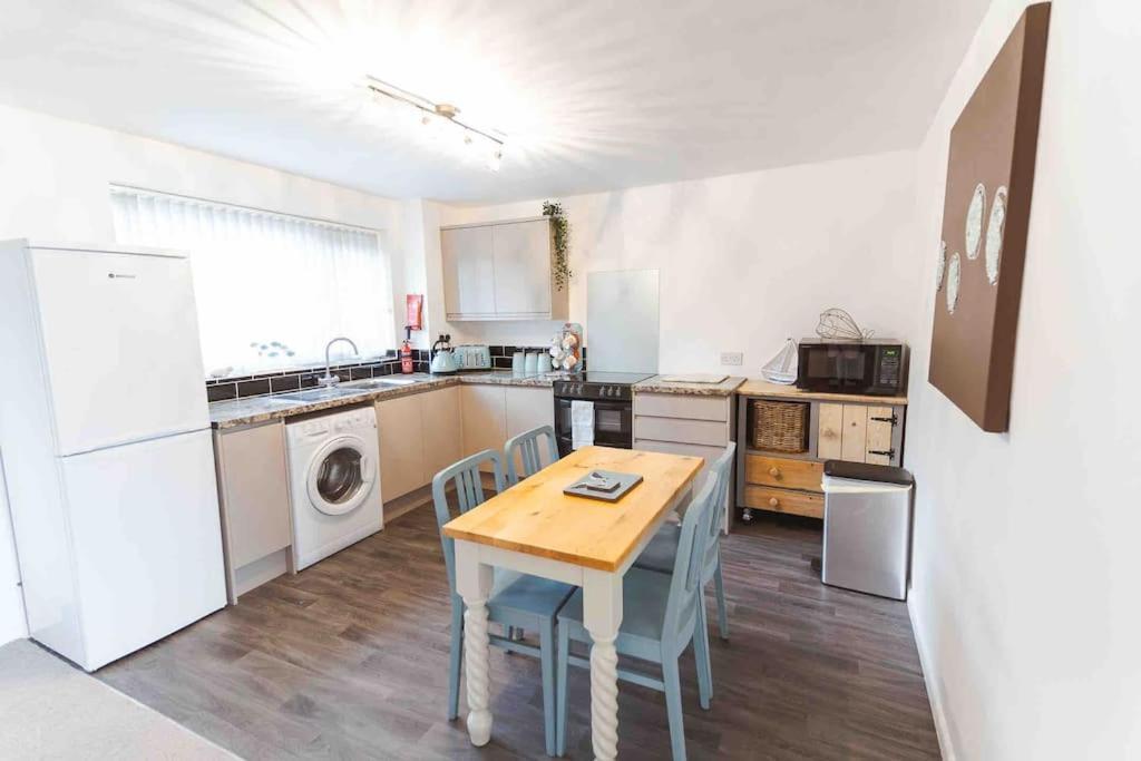 Watersedge Retreat, Views, Sunsets, Dogs Welcome Holiday home *