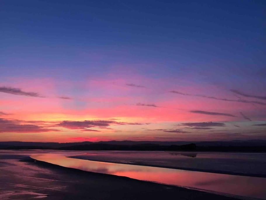 Watersedge Retreat, Views, Sunsets, Dogs Welcome